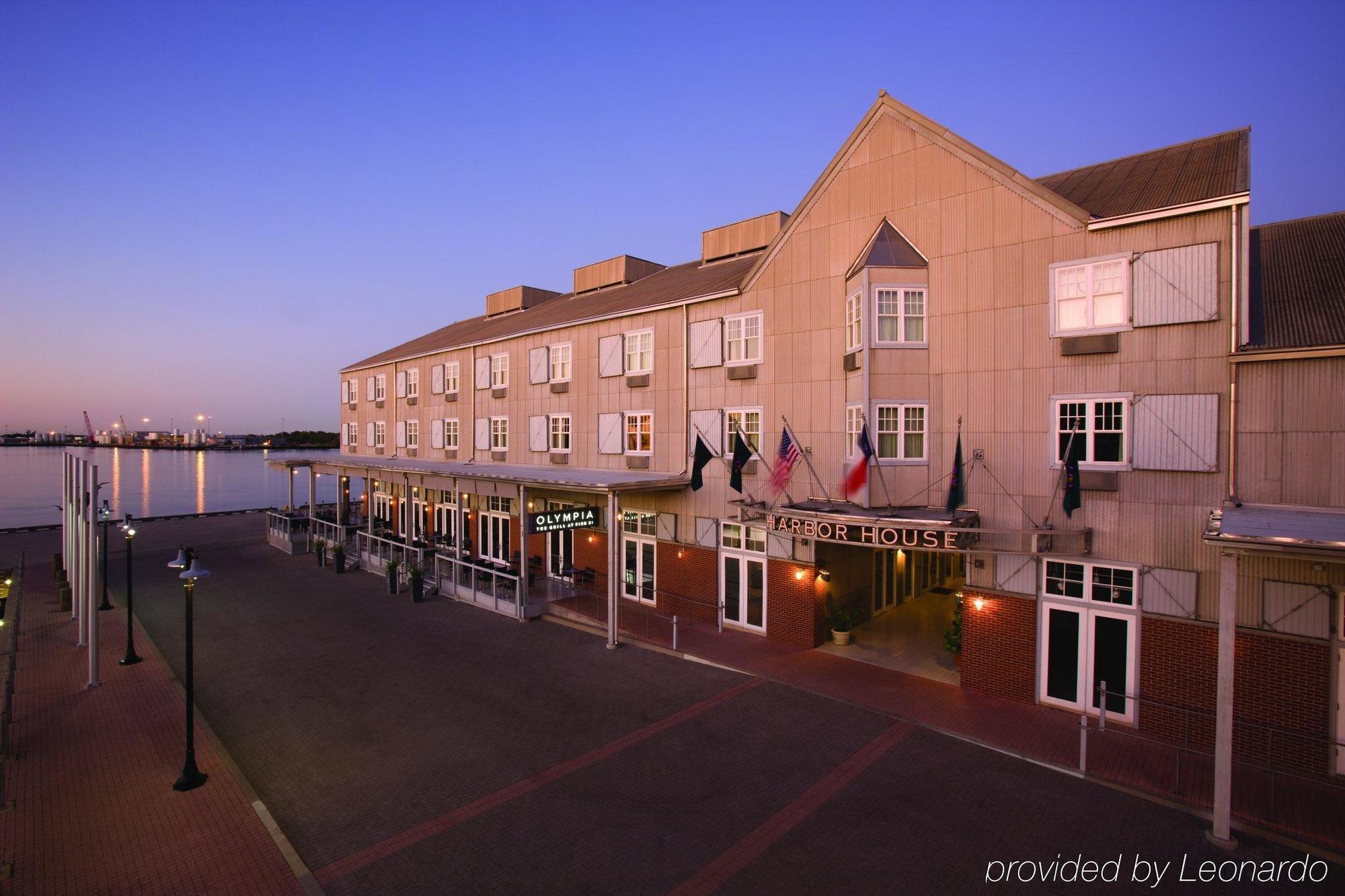 Harbor House Hotel And Marina Galveston Exterior photo